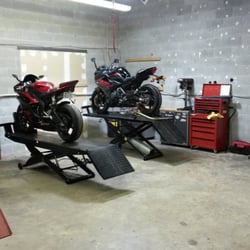 Brooks Cycles - Three tier Tech bay system ensures that you get taken care of quickly!