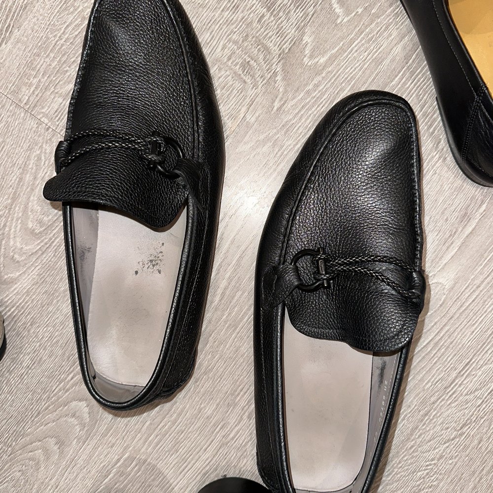 Galleria Shoe Care - Shoes cleaned - Shoe Repair Near Me - Glendale, California