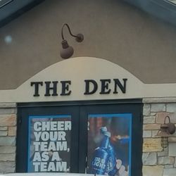 The Bears Den - Entrance