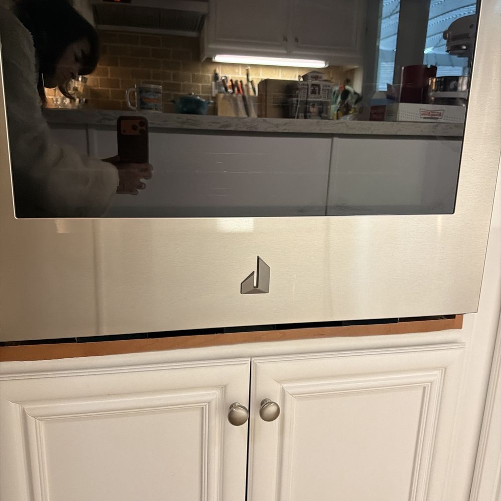 The missing kick-plate is very obvious The missing kick-plate is very obvious