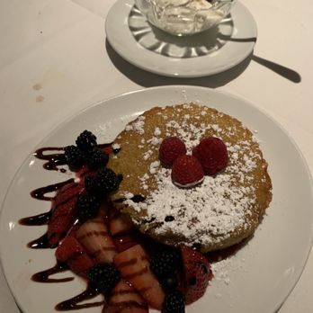 Fleming’s Prime Steakhouse & Wine Bar - Olive oil cake - Steakhouses Near Me - Tucson, Arizona