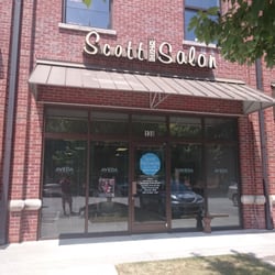 Win Uyen Haircuts - Location where she is, took me a while to find the place