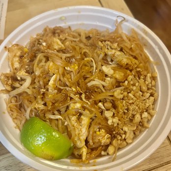 One Dee Siam - Chicken Pad Thai ($15.95) - Thai Near Me - Jersey City, New Jersey One Dee Siam - Chicken Pad Thai ($15.95) - Thai Near Me - Jersey City, New Jersey