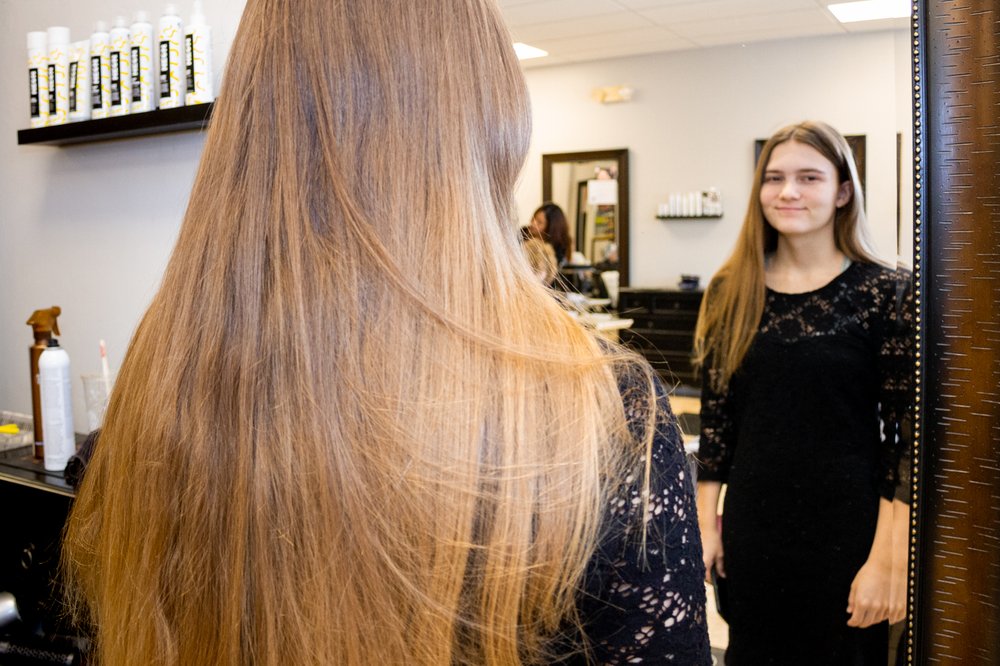 Donna's Hair Studio Image