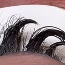 So much glue!!!!! Ruined my lashes