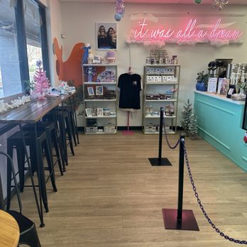 Frosted Bakehouse - Bakeries Near Me - Phoenix, Arizona