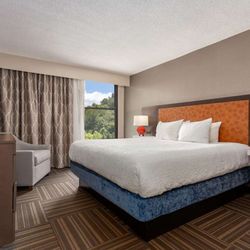 Hampton Inn Bristol - Guest room