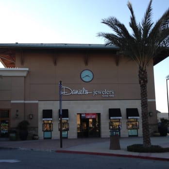 The Shops At Dos Lagos - Shopping Centers Near Me - Corona, California The Shops At Dos Lagos - Shopping Centers Near Me - Corona, California
