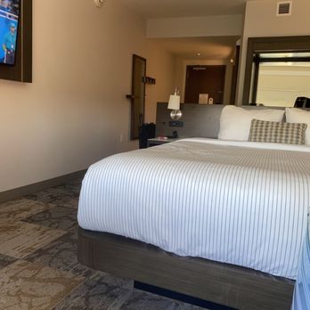 Cambria Hotel Charleston Riverview - Hotels Near Me - Charleston, South Carolina