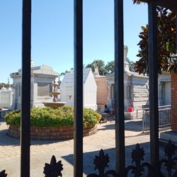 Tours by Isabelle - St Louis Cemetery #3
(Tours by Isabelle | October 2022 | Guide: Steve)