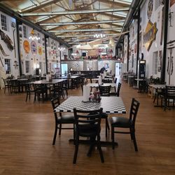 BJ's Pit Stop Bar & Grill