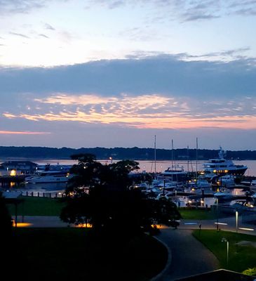 The Harbor Front Inn by null