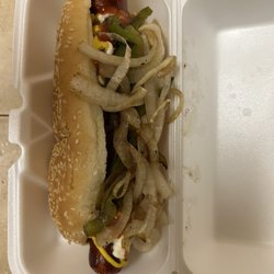 Fort Washington Farmer's Market - Bacon wrapped hotdog con todo