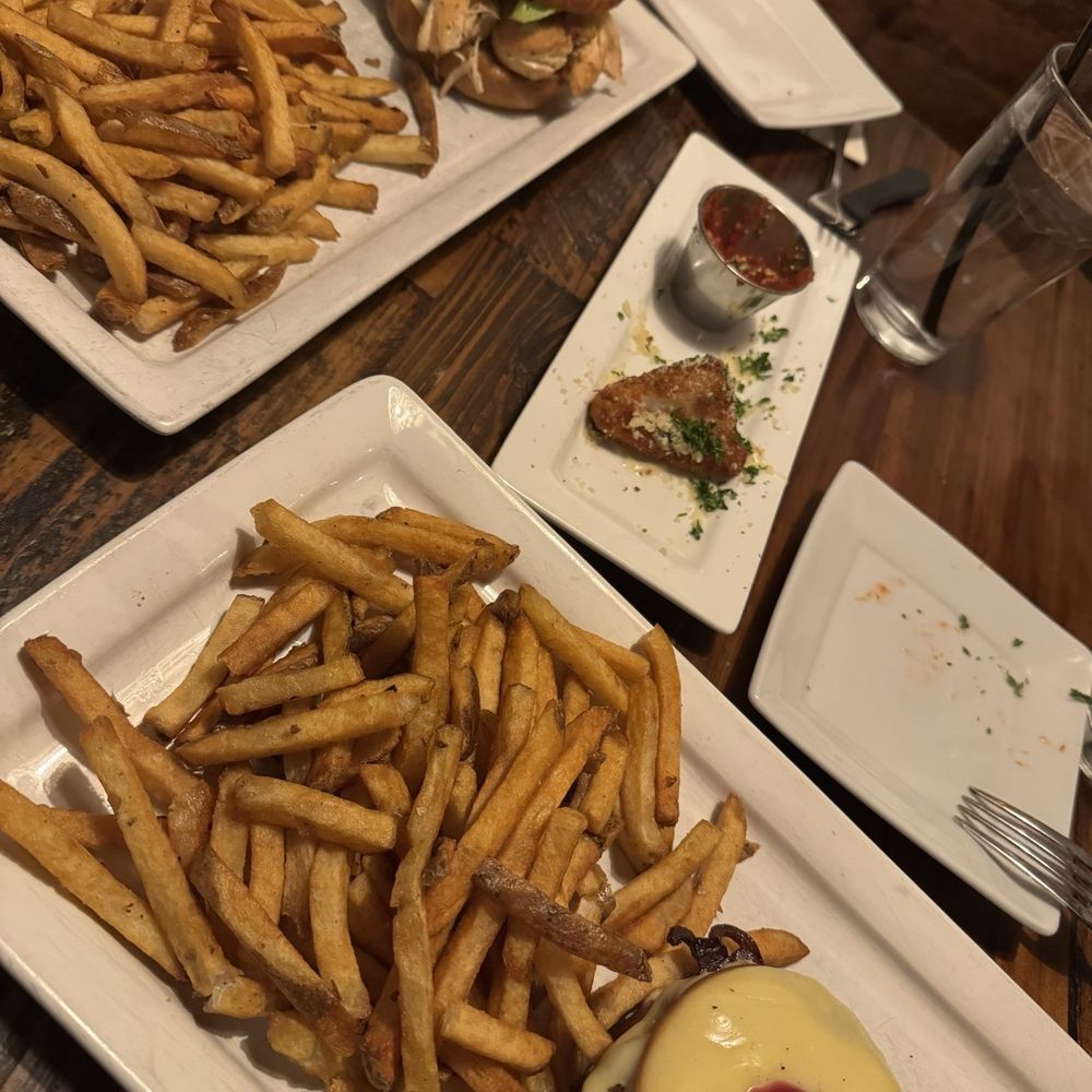 Wunderbar Bistro - Chicken Sandwich and Smoked Gouda Bacon Burger and Mozzarella Wedges - American Near Me - Hudson, New York Wunderbar Bistro - Chicken Sandwich and Smoked Gouda Bacon Burger and Mozzarella Wedges - American Near Me - Hudson, New York