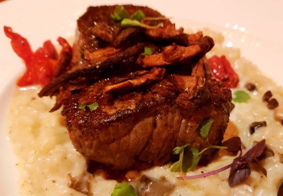 Le Cellier Steakhouse by null