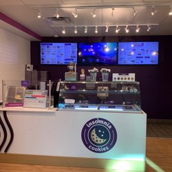 Insomnia Cookies - Lobby