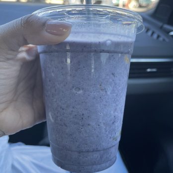 Gallery Cafe - Blueberry Almond Butter Smoothie ~ 4/5 - Cafes Near Me - Pebble Beach, California