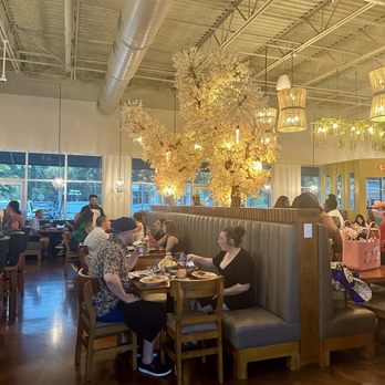 La Minerva - Seating area - Mexican Near Me - North Charleston, South Carolina