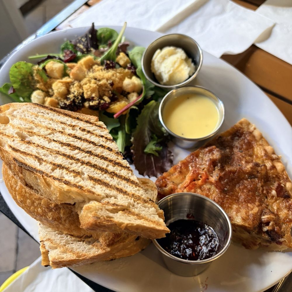 Le Buzz Caffe - Quiche - Coffee & Tea Near Me - Tucson, Arizona