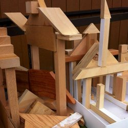 Green Art Labs - Collaborative building with groups of 1st/2nd graders.
