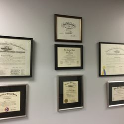 Singer Robert, MD - Our practitioners achievements and diplomas
