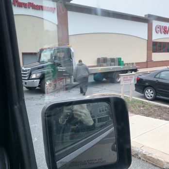 Arrington Service - him walking back after running and yelling - Towing Near Me - Peabody, Massachusetts Arrington Service - him walking back after running and yelling - Towing Near Me - Peabody, Massachusetts