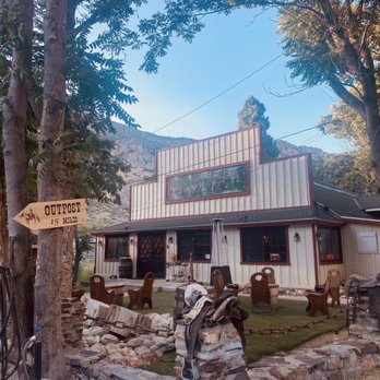 Johnny McNally’s Fairview Lodge - American Near Me - Kernville, California