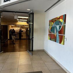 Kaiser Permanente - Entrance