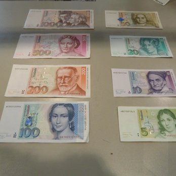 Deutsche Bundesbank - Euro in der Glasvitrine. - Banks & Credit Unions Near Me - Hamburg, HH