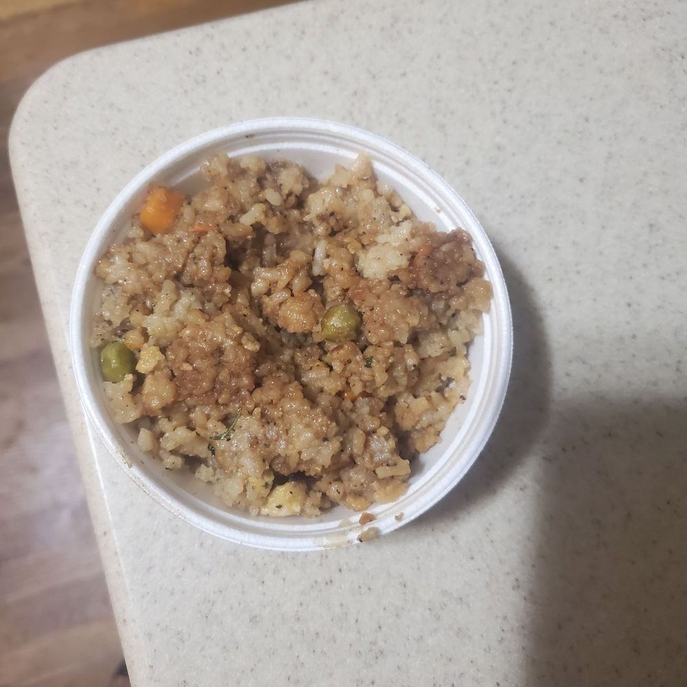 Small fried rice horrible!! It doesn't taste like rice. Small fried rice horrible!! It doesn't taste like rice.