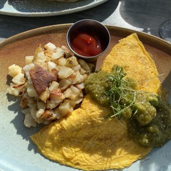 Driftwood Kitchen - The Laguna Beach Omelette - Seafood Near Me - Laguna Beach, California Driftwood Kitchen - The Laguna Beach Omelette - Seafood Near Me - Laguna Beach, California