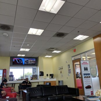 Stadium Nissan - Waiting area - Auto Repair Near Me - Orange, California Stadium Nissan - Waiting area - Auto Repair Near Me - Orange, California