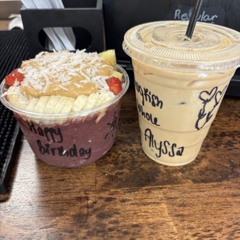 Fruit Float Cafe - Hogfish & Byo bowl - Juice Bars & Smoothies Near Me - Madeira Beach, Florida