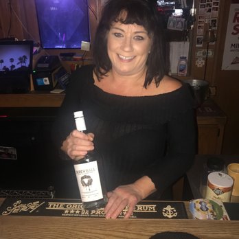 Vi's - Bars Near Me - Bakersfield, California