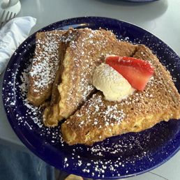 Peanut Butter & Banana Stuffed French Toast Peanut Butter & Banana Stuffed French Toast