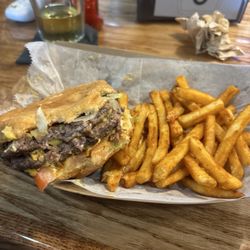 Pub 6 - Smash burger with fries