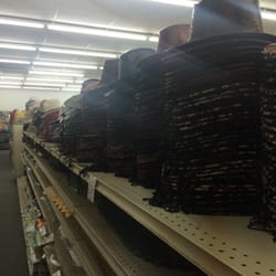 Giant Dollar Store - Cowboy hats