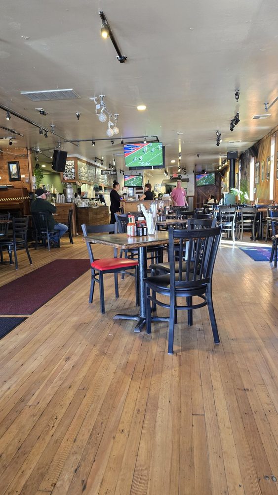 Redwood Cafe