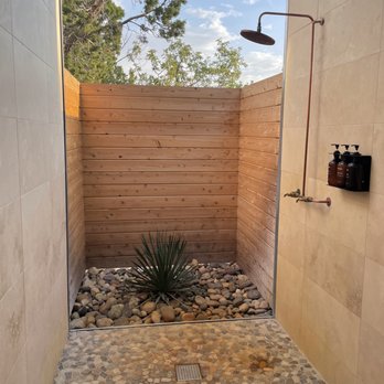 Ofland Escalante - The outdoor showers are so cool and are stocked with shampoo, conditioner, and body wash - Hotels Near Me - Escalante, Utah Ofland Escalante - The outdoor showers are so cool and are stocked with shampoo, conditioner, and body wash - Hotels Near Me - Escalante, Utah