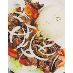 Le Palais Thaï - Delicieux Boeuf Angkorwat (Boeuf sauté servi sur salade, tomates et oignions)