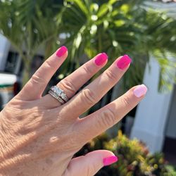 La Vella Nails & Beauty Spa
