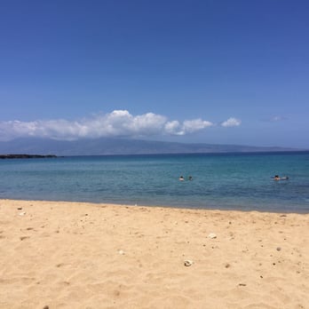 DT Fleming Beach Park - Noon on Fleming Beach. Good snorkeling - Beaches Near Me - Kapalua, Hawaii