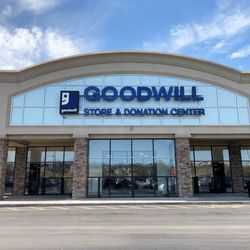 Goodwill Store - Paul Huff - Exterior of Goodwill store in Cleveland on Paul Huff Blvd