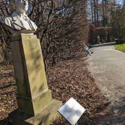 Park Jordana - One of many busts in the park. Does anyone recognize who this is?