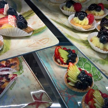 Le Vinois Bakery - Bakeries Near Me - Fort Lauderdale, Florida