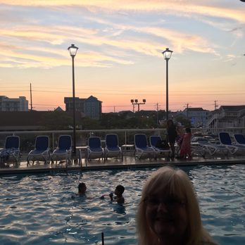 Barracuda's Bar & Grill - Chilling out by the pool - Bars Near Me - Ocean City, Maryland