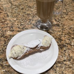 Cafe Sportivo - Latte & cannoli