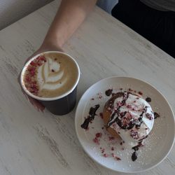 Latte, Sirnik with Jam