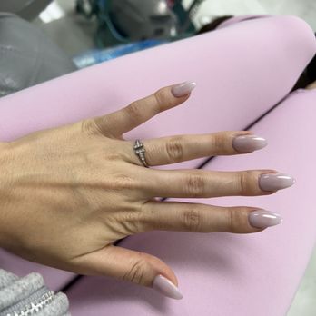 Classic Nails - Full set, almond shape nails - Nail Salons Near Me - Tampa, Florida