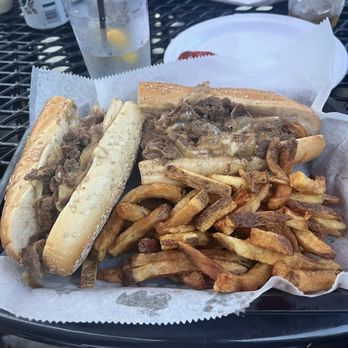 Union Tap House - Cheesesteak - Chicken Wings Near Me - Philadelphia, Pennsylvania